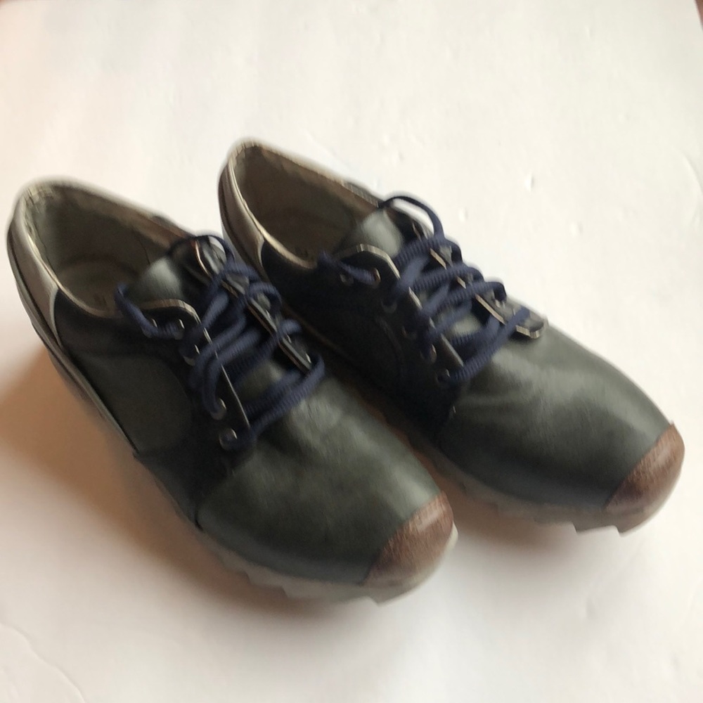 Comfortable 2 Lips Too shoes, size 7 1/2